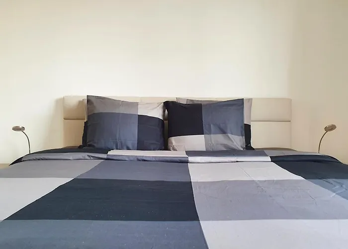 Near Lake Spacious & Furnished Beautiful * Viena
