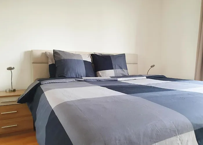 Near Lake Spacious & Furnished Beautiful Apartamento *