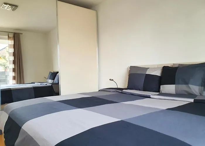 Near Lake Spacious & Furnished Beautiful * Viena