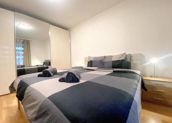 Near Lake Spacious & Furnished Beautiful * Viena