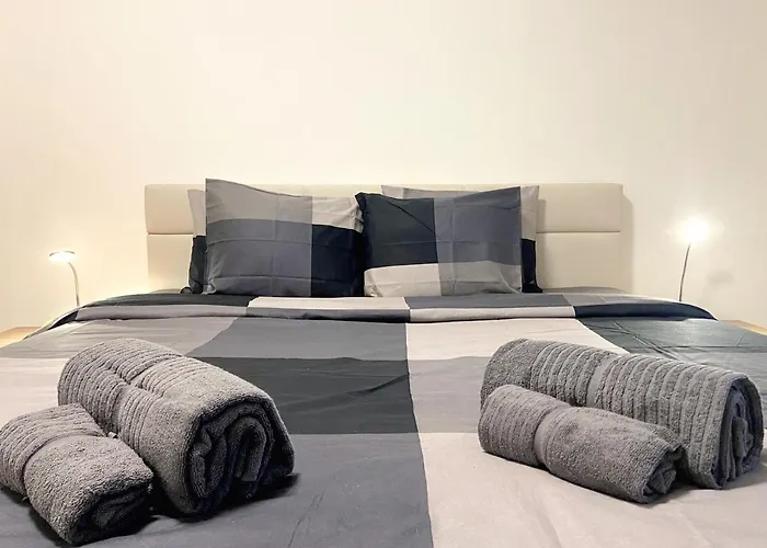Near Lake Spacious & Furnished Beautiful Apartment