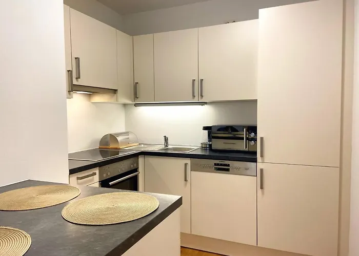 Near Lake Spacious & Furnished Beautiful Apartamento *